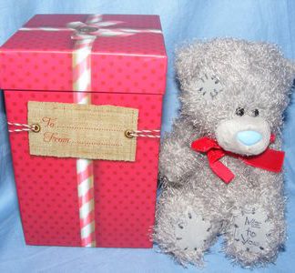 Giftboxbear3889.jpg