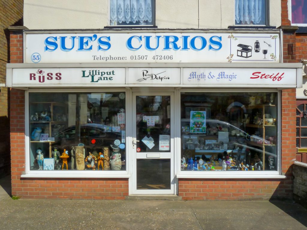 Sue's Curios and Collectables