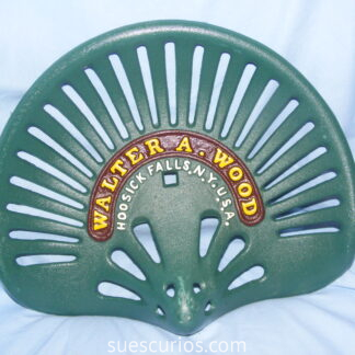 Walter Wood Tractor Seat (1)