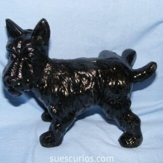Black Scottie Leg Up (1)