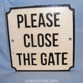 Please Close the Gate Square (2)